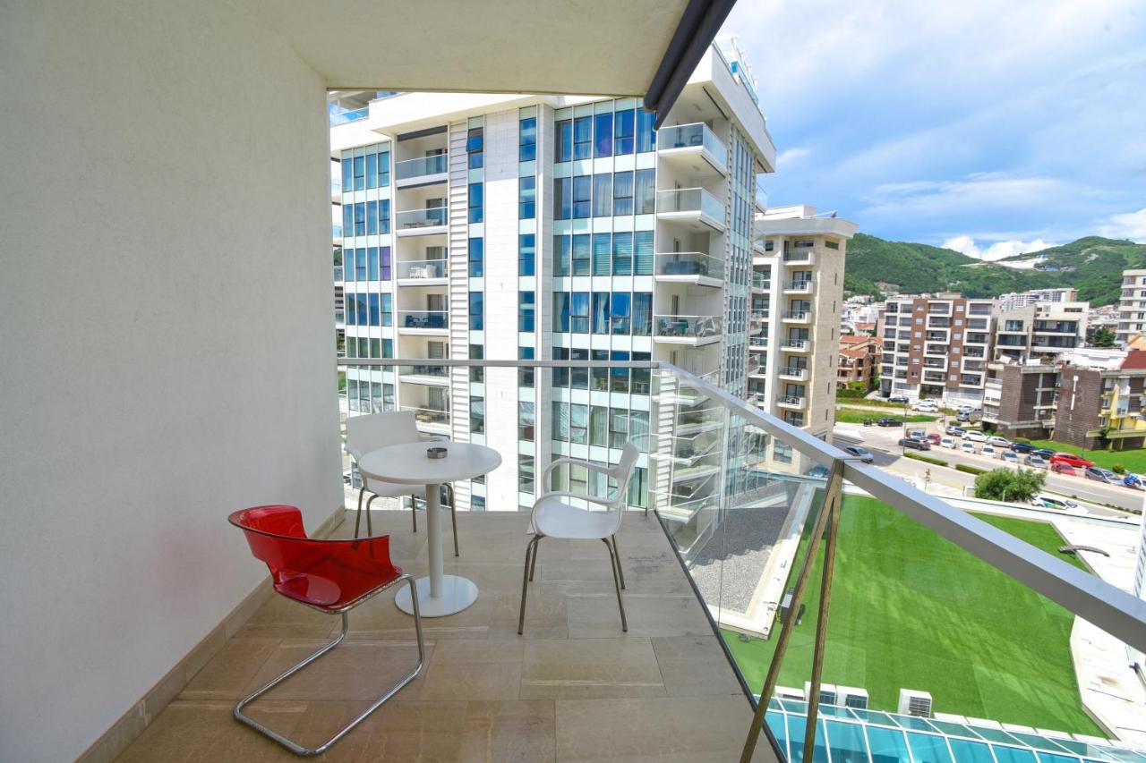 Apartments Menuet Budva Exterior photo