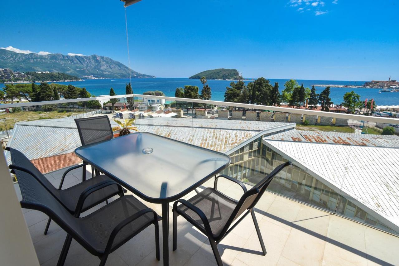 Apartments Menuet Budva Exterior photo