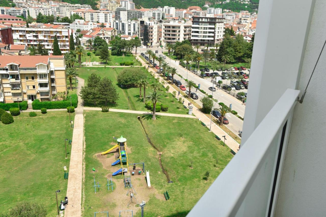 Apartments Menuet Budva Exterior photo