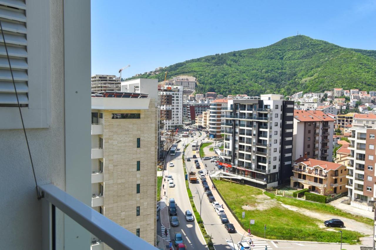 Apartments Menuet Budva Exterior photo