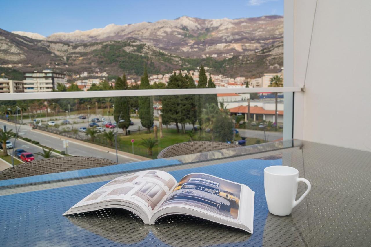 Apartments Menuet Budva Exterior photo