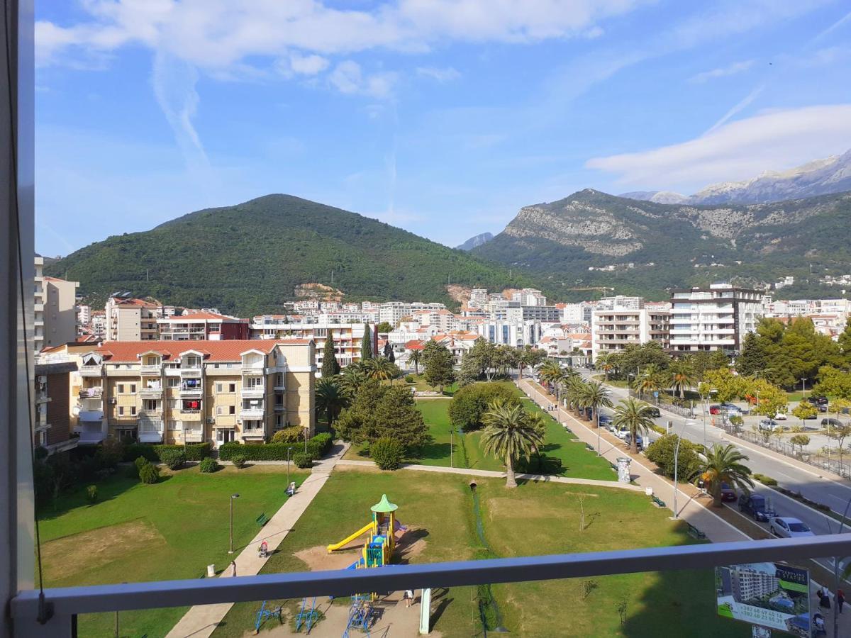 Apartments Menuet Budva Exterior photo