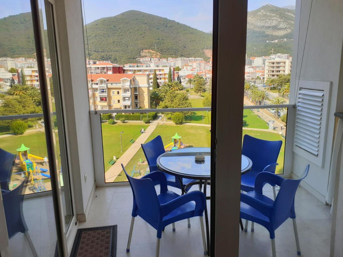 Apartments Menuet Budva Exterior photo