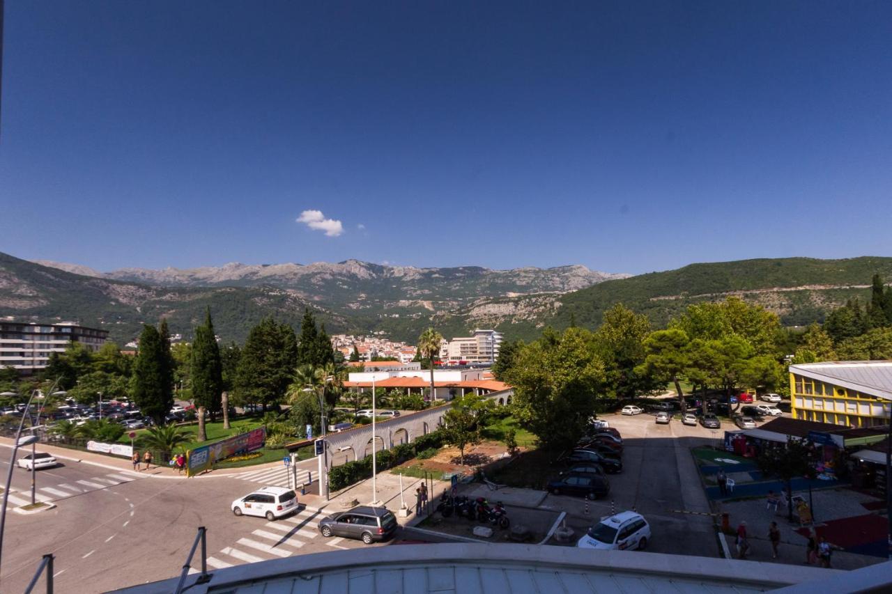 Apartments Menuet Budva Exterior photo