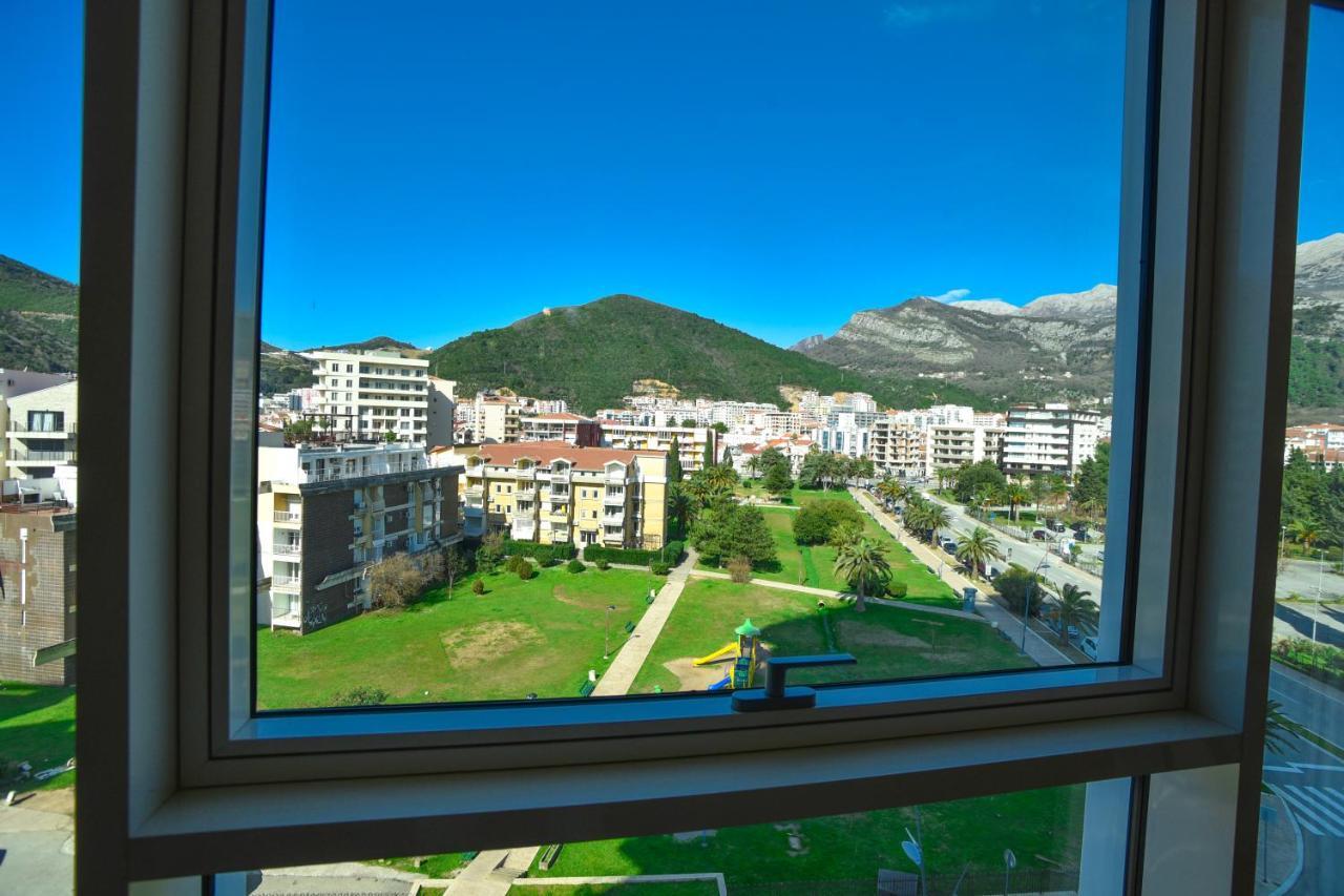 Apartments Menuet Budva Exterior photo