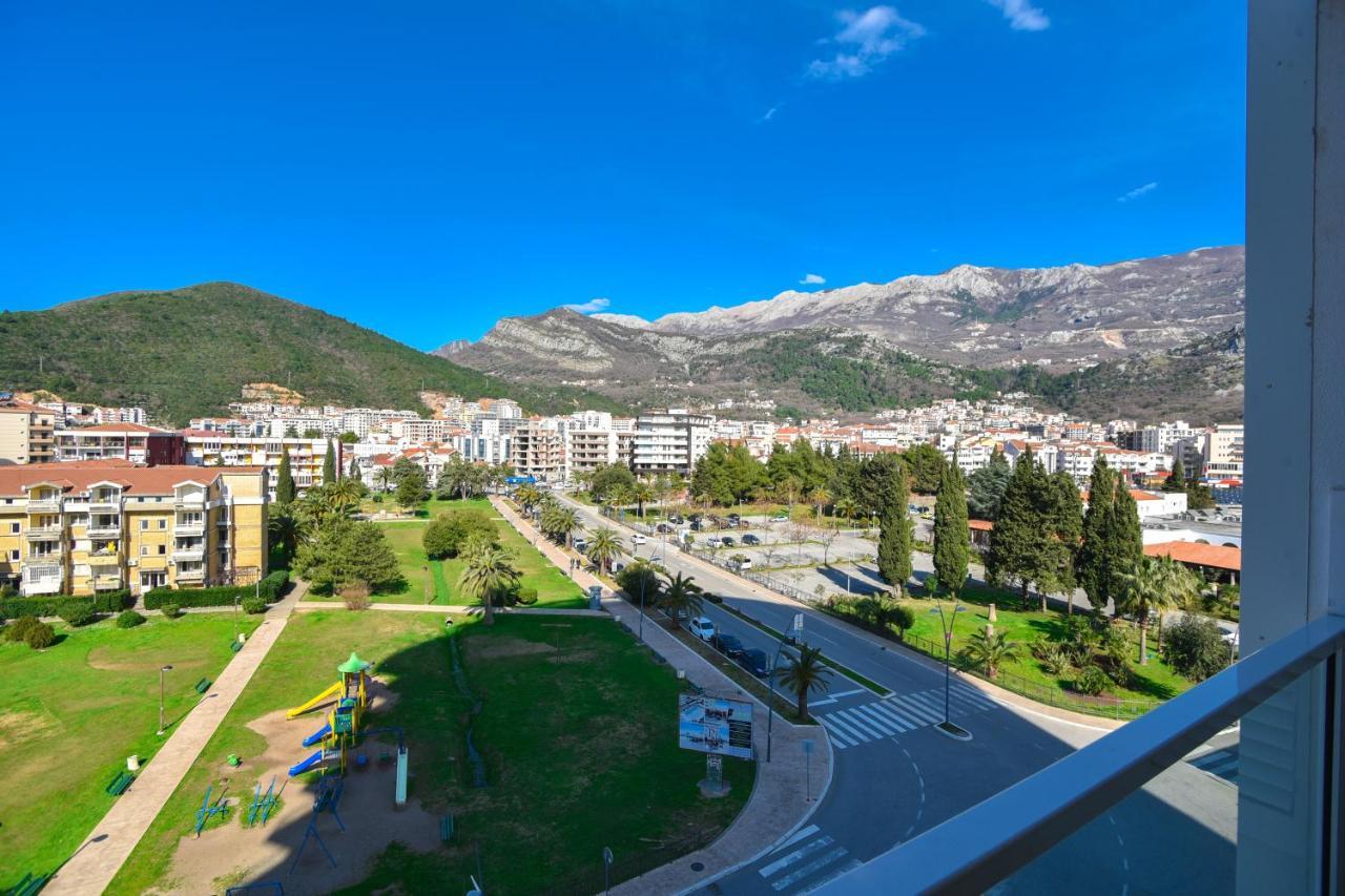 Apartments Menuet Budva Exterior photo